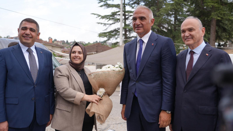 BAKAN ERSOY DÜZCE’YE GELDİ
