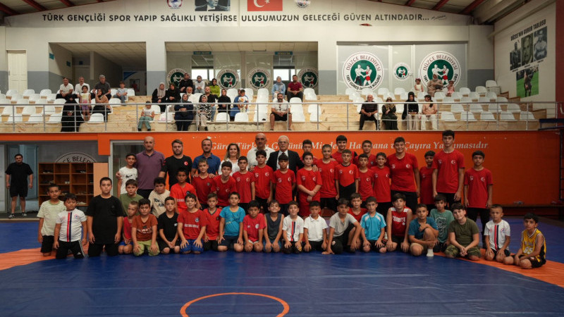 İL MÜDÜRÜ, SPOR TESİSLERİNİ İNCELEDİ