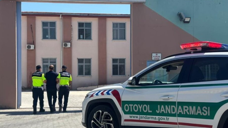 DÜZCE’DE POLİS VE JANDARMA EKİPLERİ, SUÇLULARLA MÜCADELE EDİYOR
