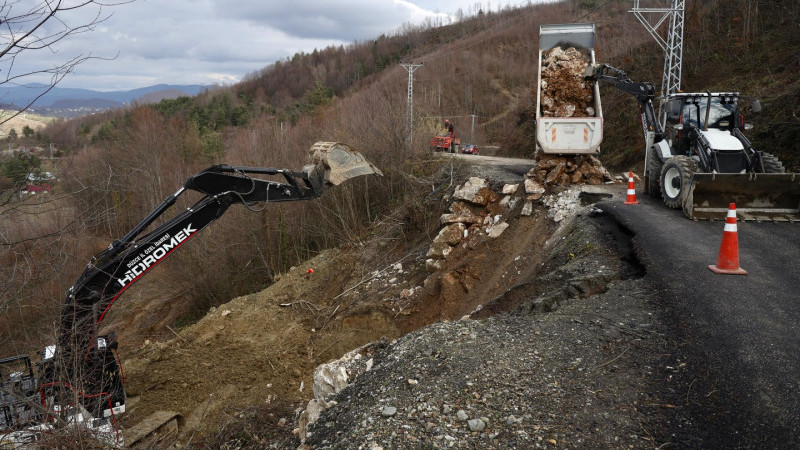 DÜZCE’DE HEYELAN MEYDANA GELDİ
