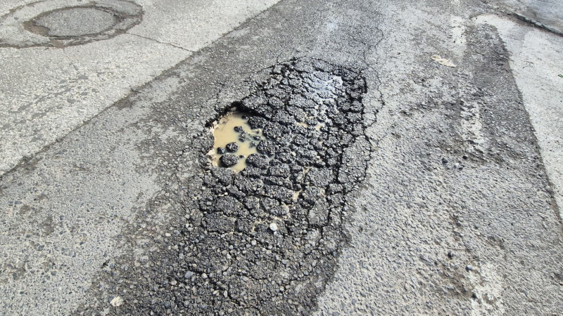 YOL KÖSTEBEK YUVASINA DÖNDÜ