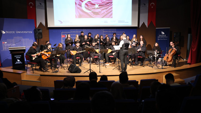 KAHRAMANLIK TÜRKÜLERİ YANKILANDI