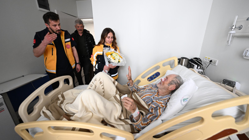 YOLDA FENALAŞTI YERE DÜŞTÜ