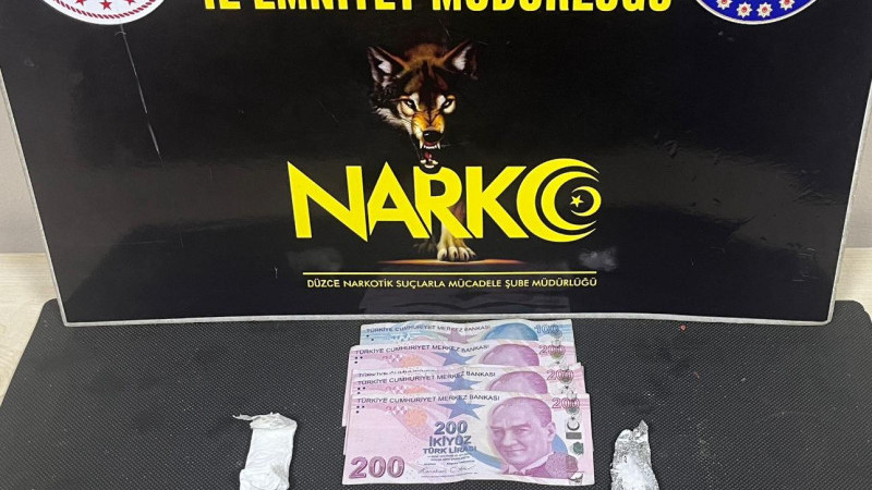 ZEHİR TACİRİ SUÇÜSTÜ YAKALANDI