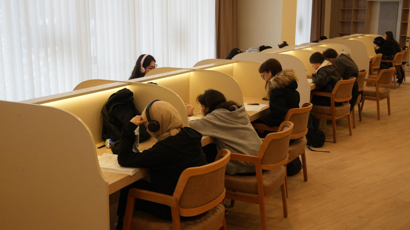 FİBROBETON KÜTÜPHANESİ ÖĞRENCİLERİN YOĞUN İLGİSİNİ GÖRÜYOR