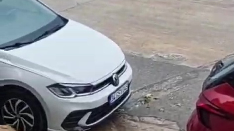 AKÇAKOCA’DA YOLLAR DERE YATAĞINA DÖNÜŞTÜ