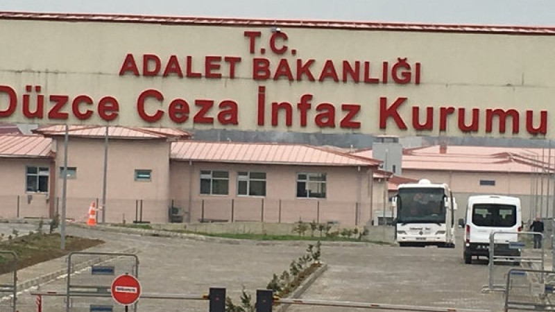 DÜZCE’DE ARANAN 23 KİŞİ YAKALANDI, 15 ŞÜPHELİ TUTUKLANDI 