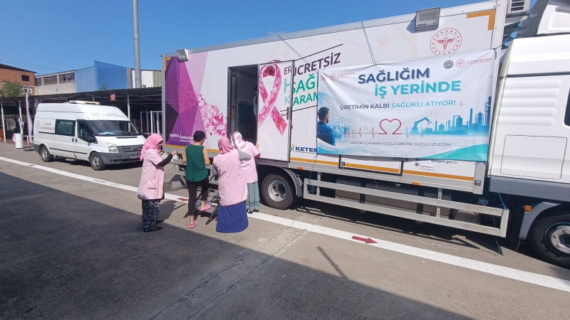 DÜZCE’NİN GEZİCİ KANSER TARAMA TIRI BARTIN’DA HİZMET VERİYOR